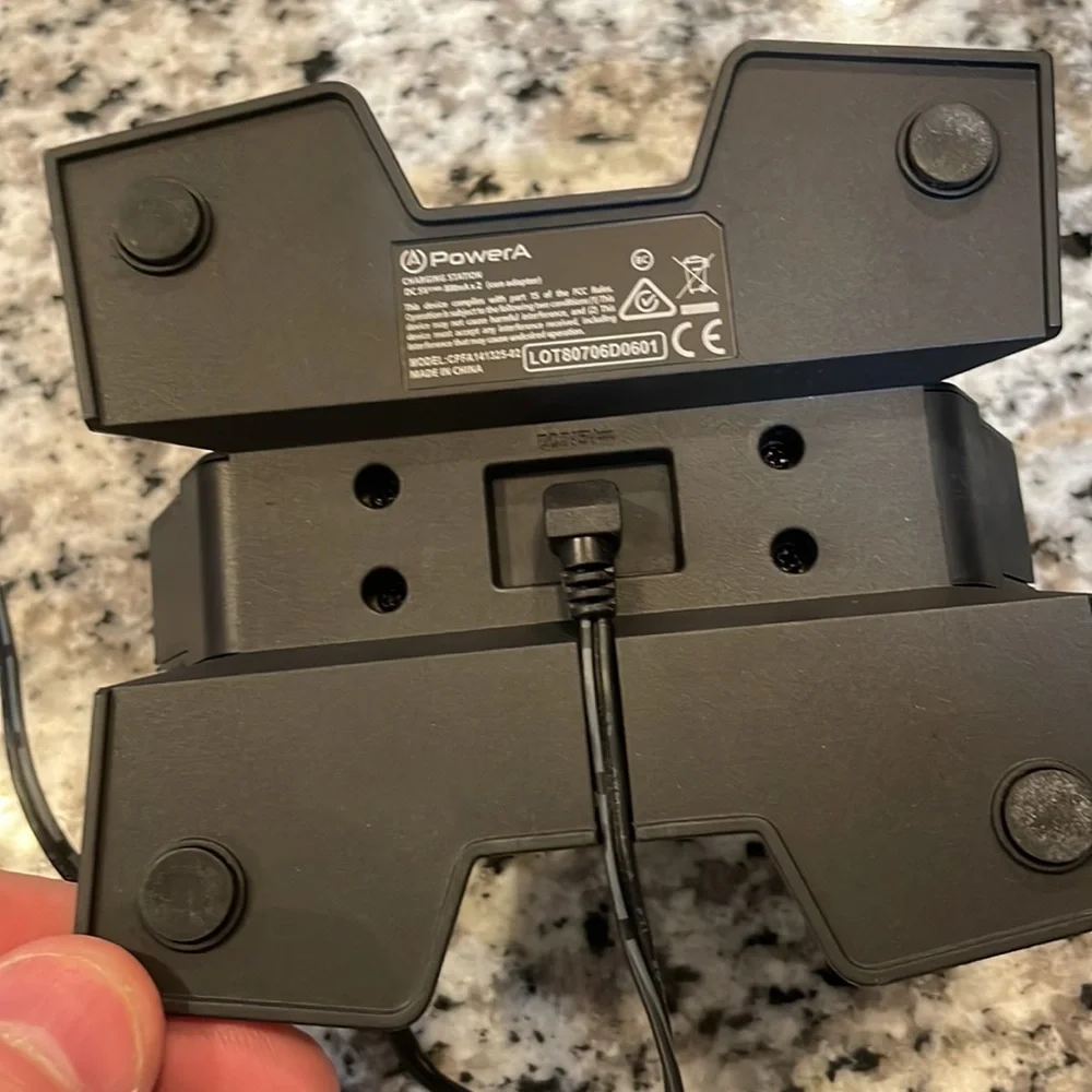 PS4 Dual Charging Stand - Picture 7 of 8